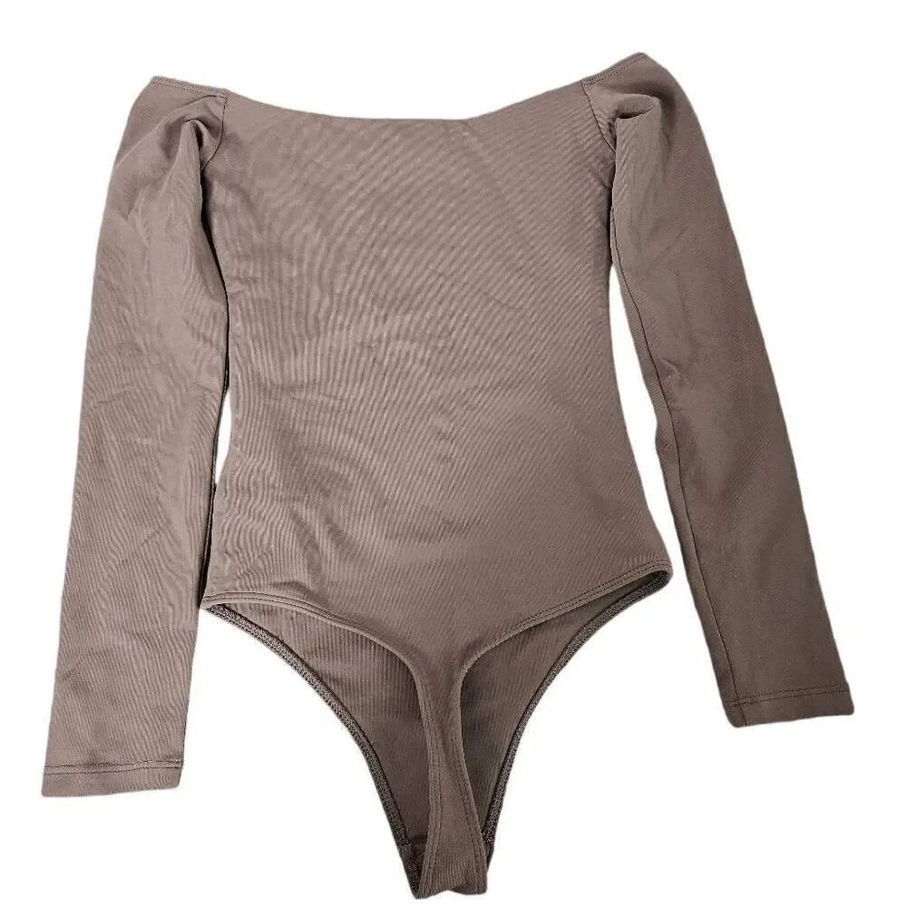 Aritzia Babaton contour crew neck bodysuit